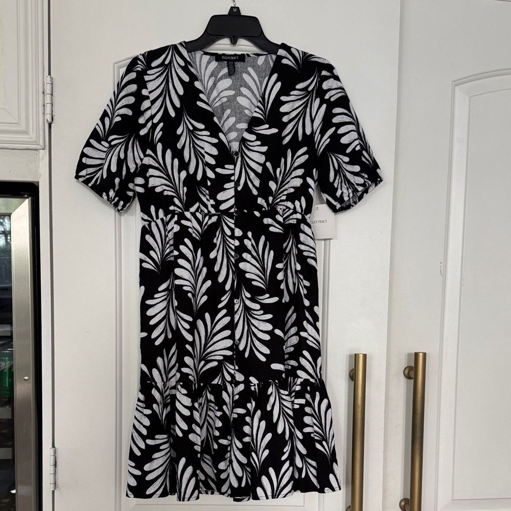 BRAND NEW WITH TAGS Ellen Tracy black Leaf Pattern Dress